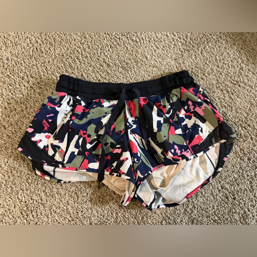 Lululemon Hotty Hot short